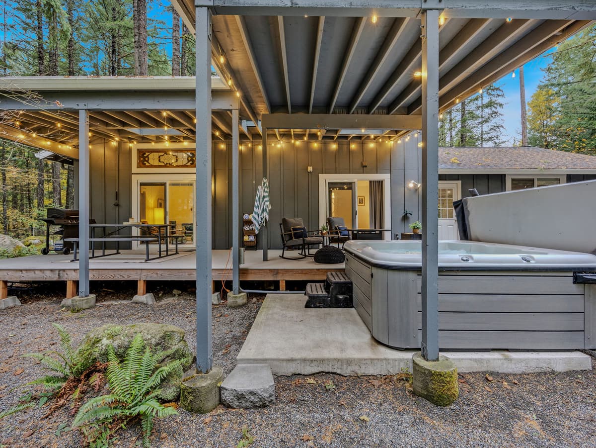 Park Forest Hideaway -Mt Hood Retreat with Hot Tub — photo 24