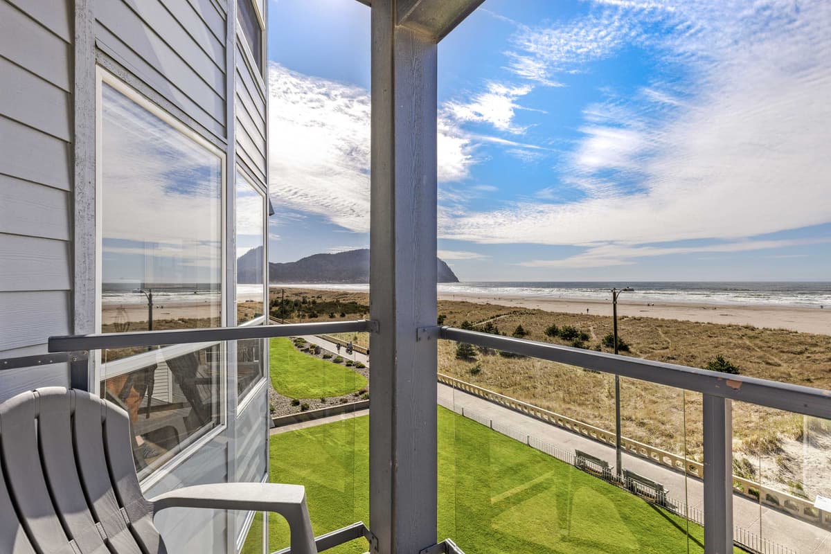 Promenade 403 - Oceanfront Oasis - Magical Views — photo 16