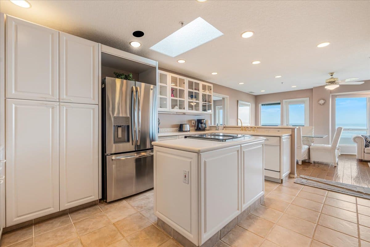 Promenade 502 - Top-Floor Oceanfront Penthouse — photo 9