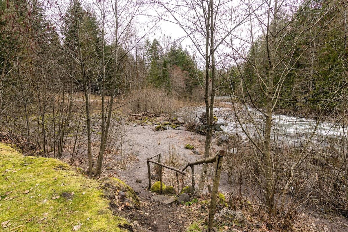 Riverbend Cabin Hot Tub, River Front Dog Friendly — photo 4