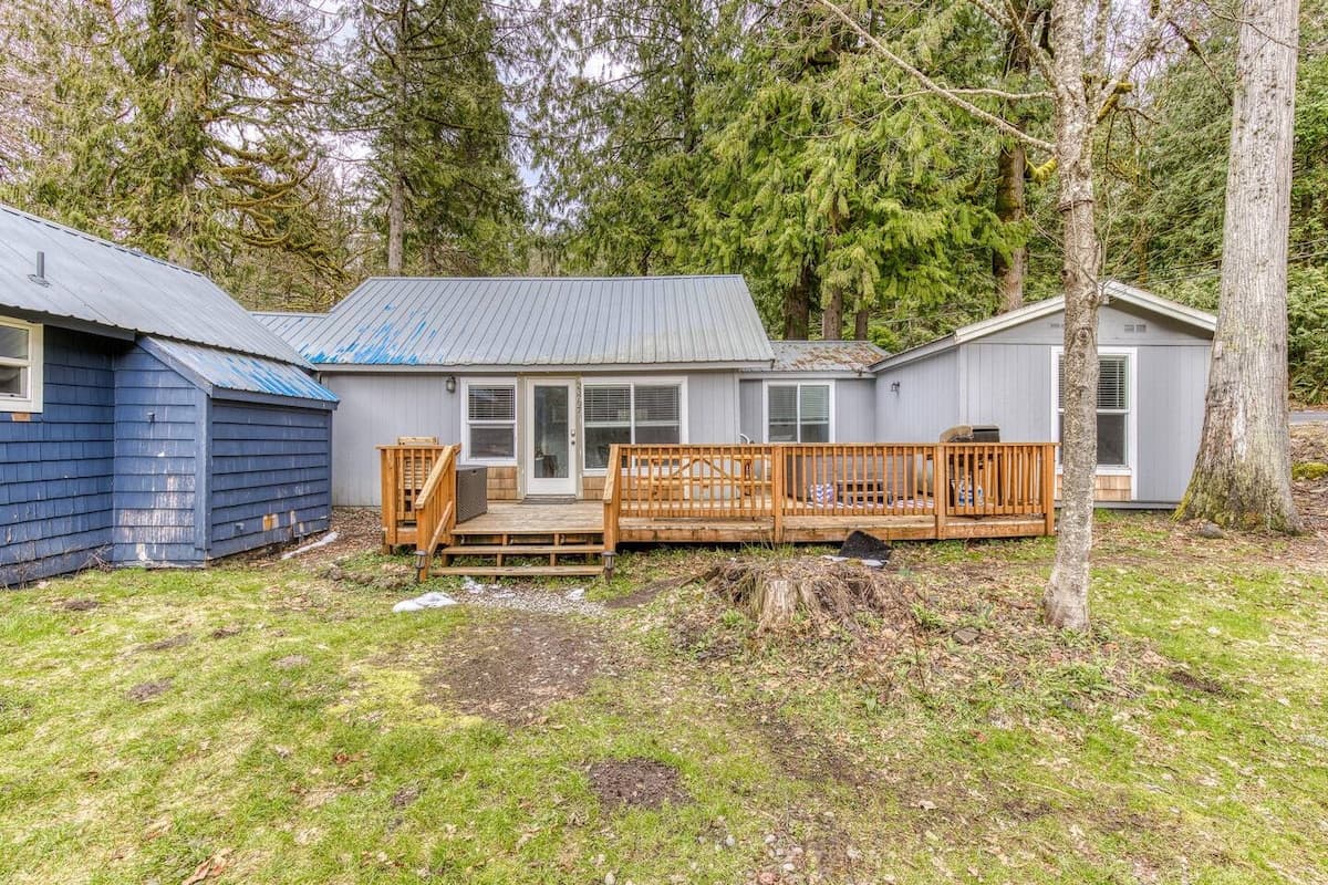 Riverbend Cabin Hot Tub, River Front Dog Friendly — photo 14