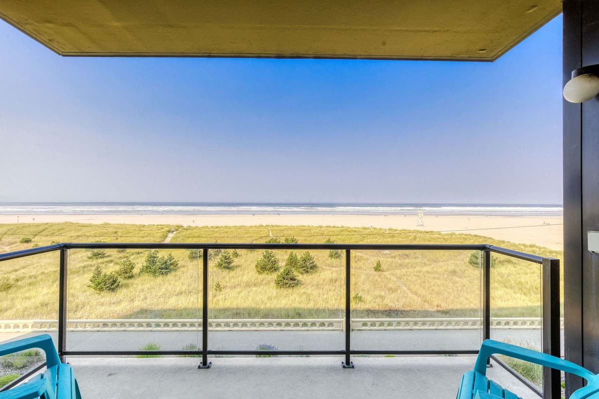 Sand & Sea (302) Wave Watcher - Beachfront Balcony — photo 6