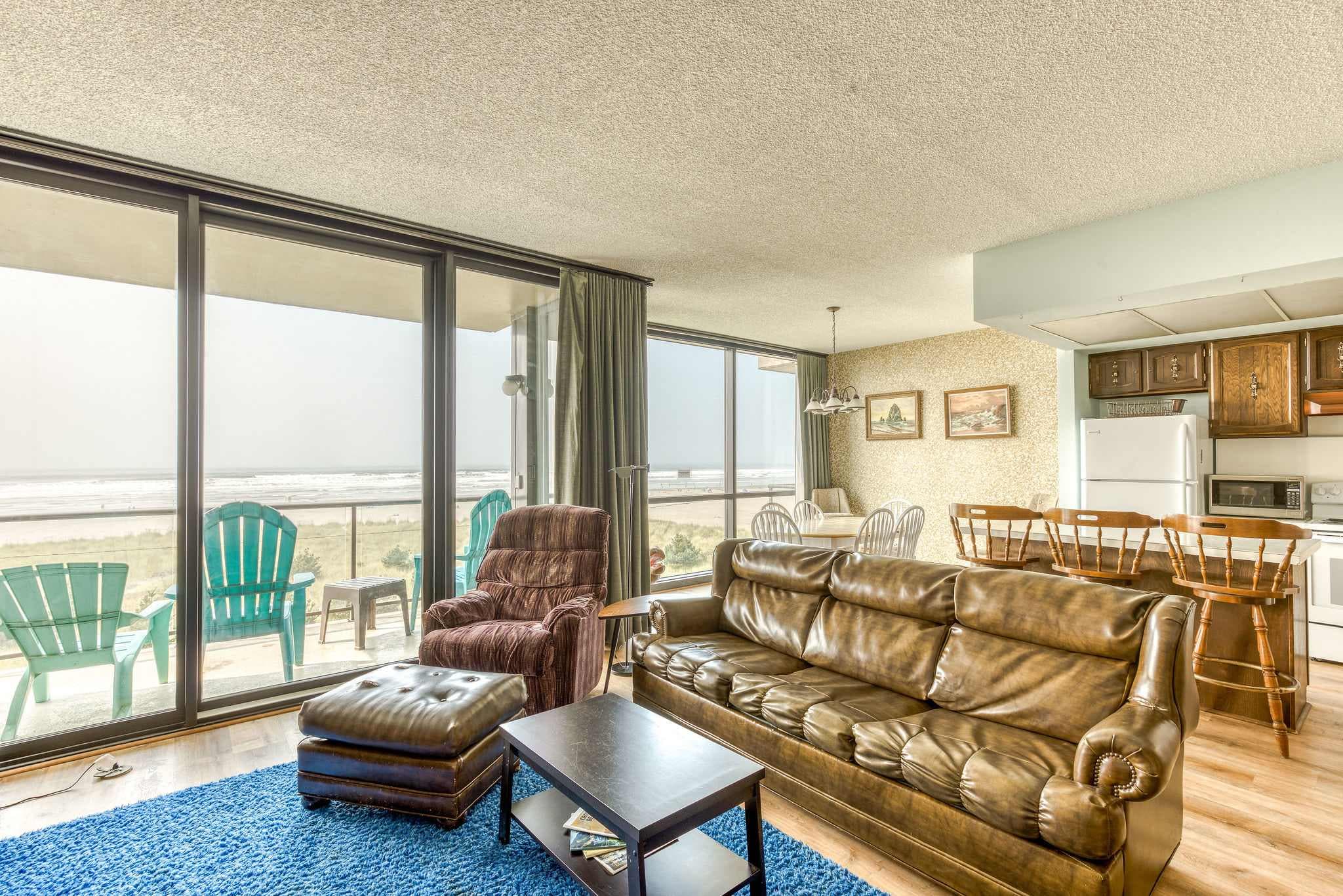 Sand & Sea (304) Retro Chic - Beachfront Retreat — photo 1