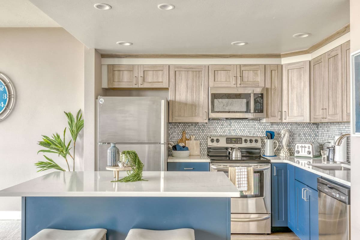 Sand & Sea (306 308) - 2x Luxury Oceanfront condos — photo 3