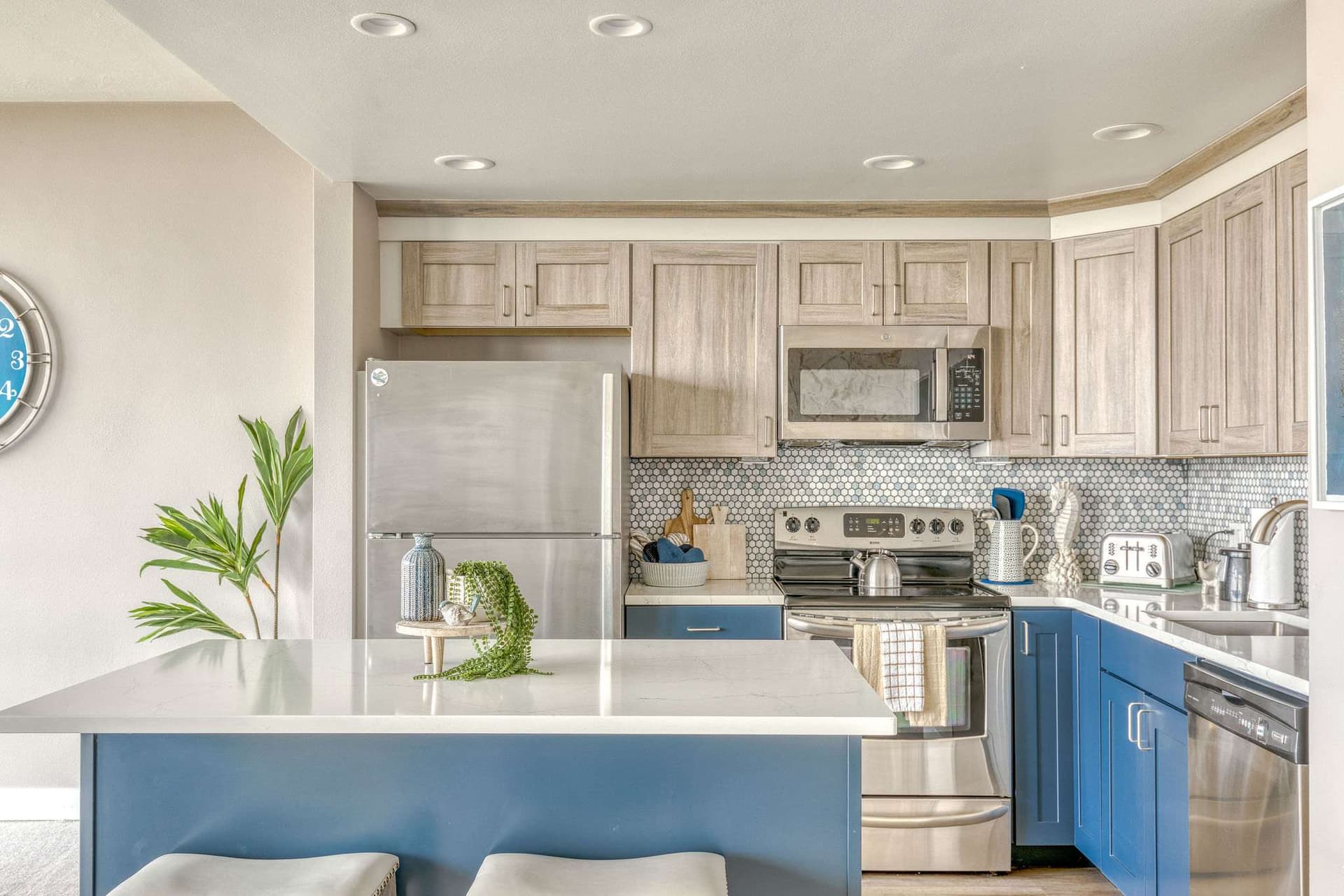 Sand & Sea (306 308) - 2x Luxury Oceanfront condos — photo 3