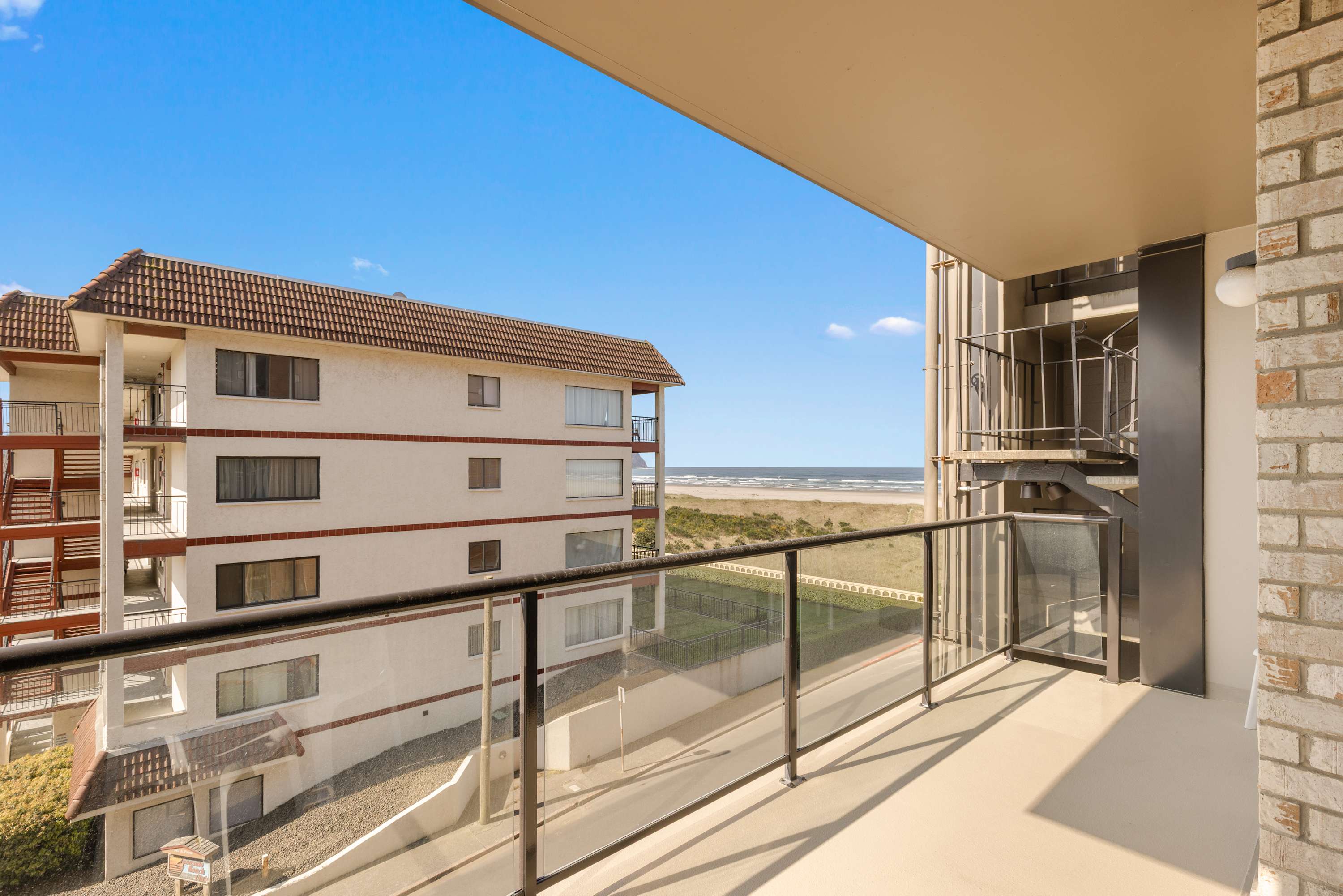 Sand & Sea (310) Driftwood - Oceanfront Pet Friendly — photo 4
