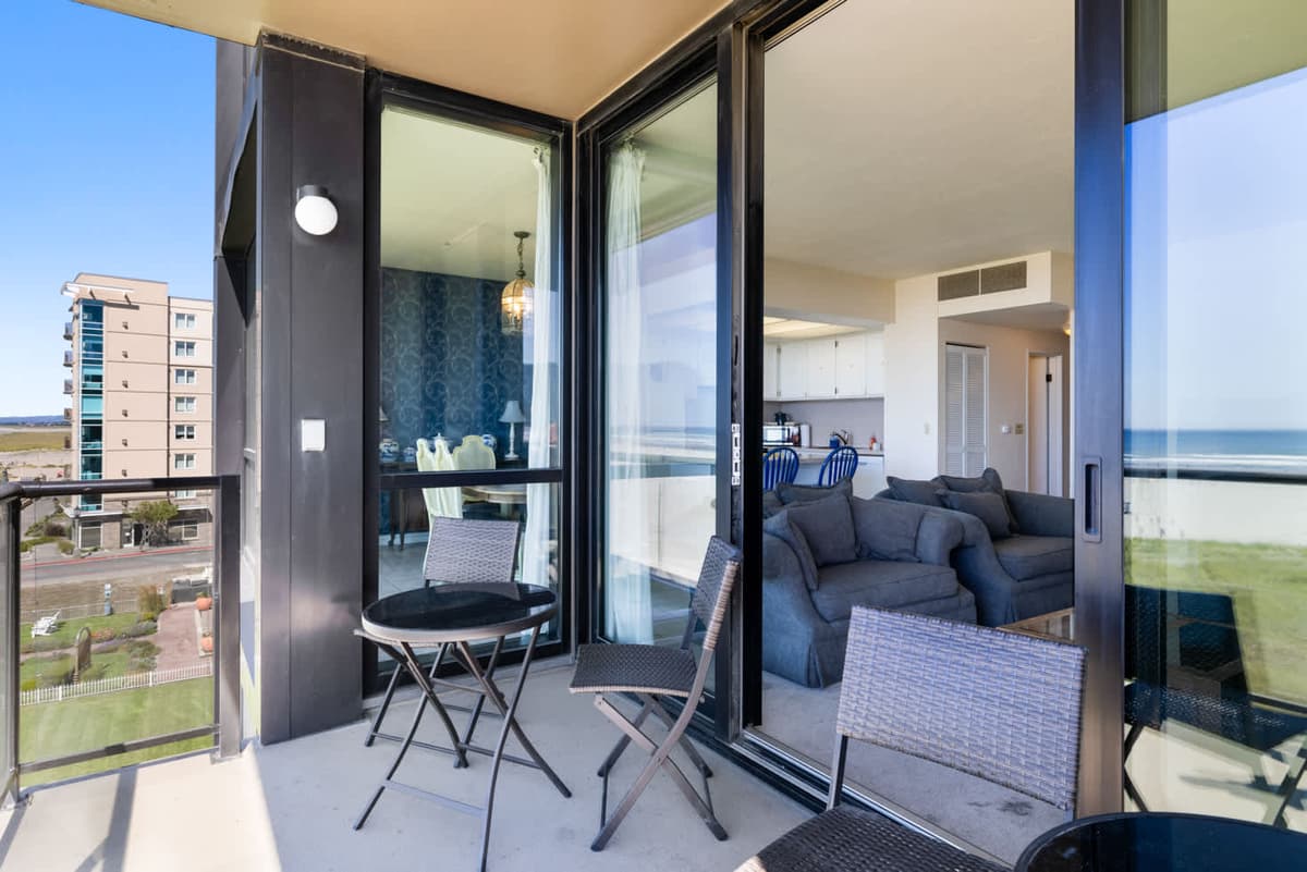 Sand & Sea (400) Sailors Retreat - Private Balcony — photo 14