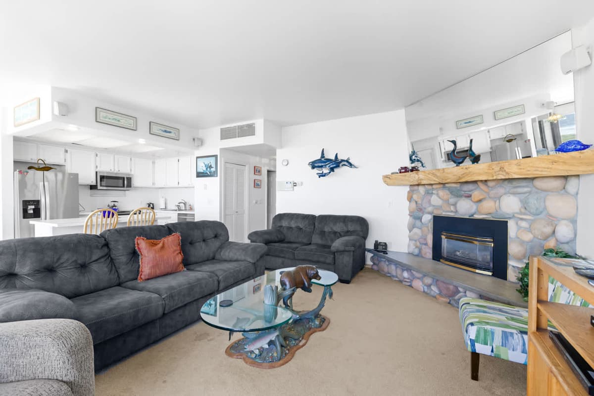 Sand & Sea (402) Water's Edge Panoramic Views — photo 10
