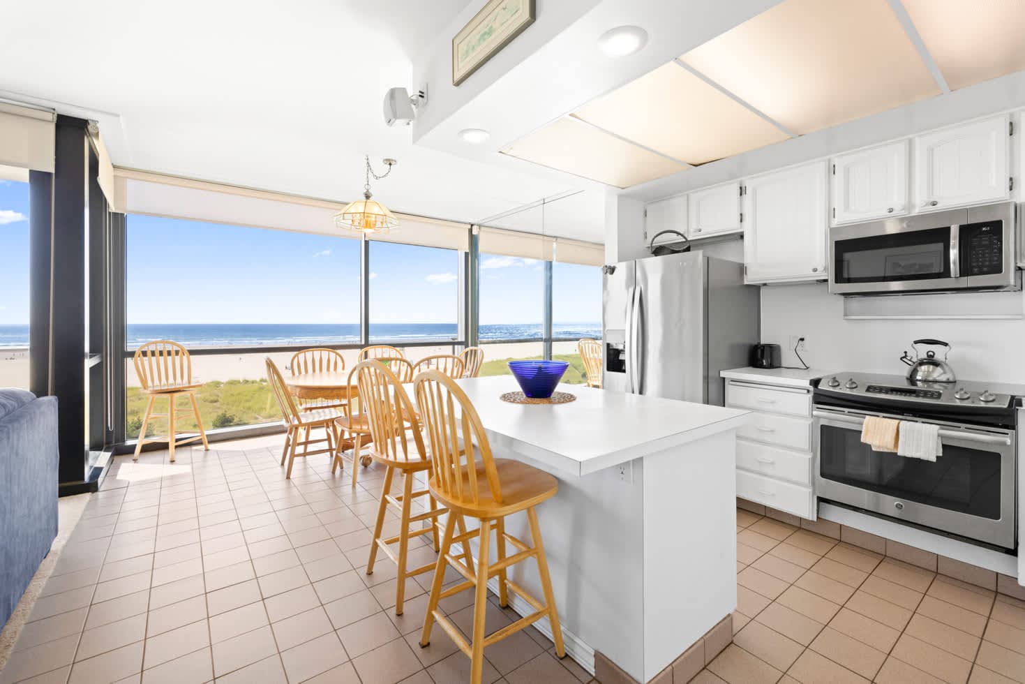 Sand & Sea (402) Water's Edge Panoramic Views — photo 2