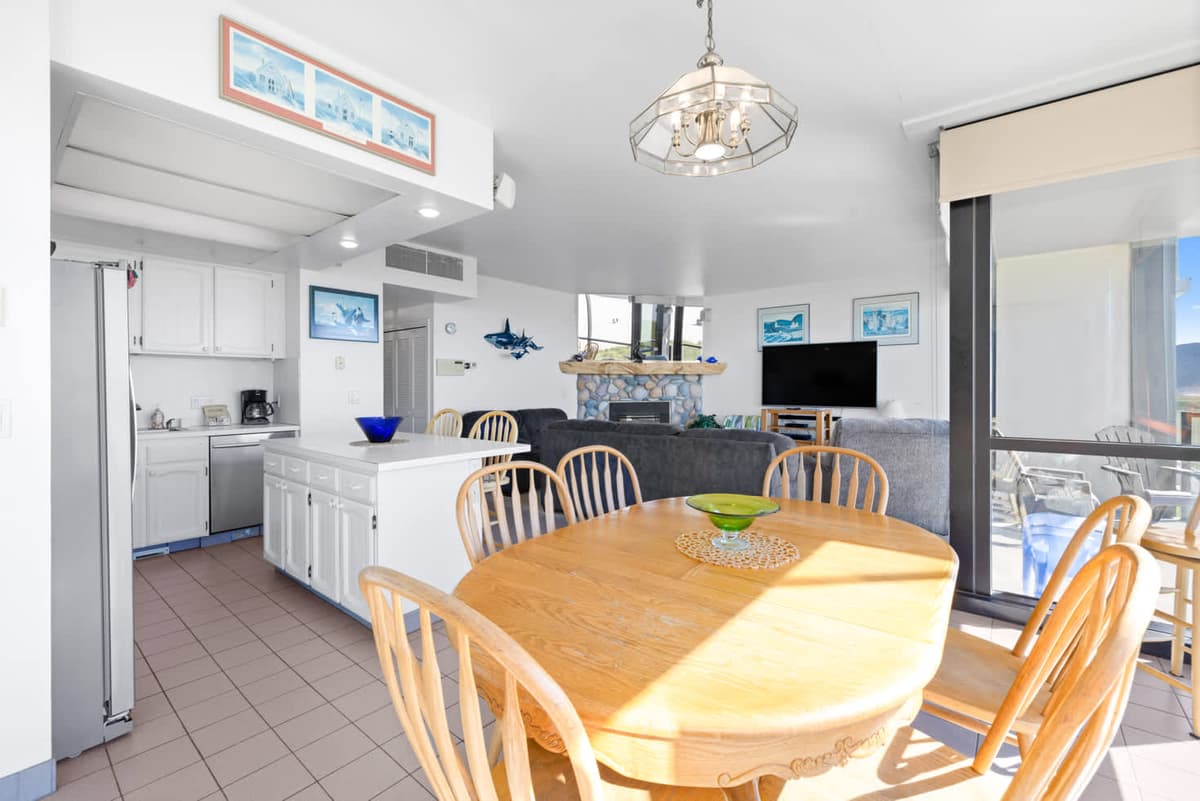 Sand & Sea (402) Water's Edge Panoramic Views — photo 16