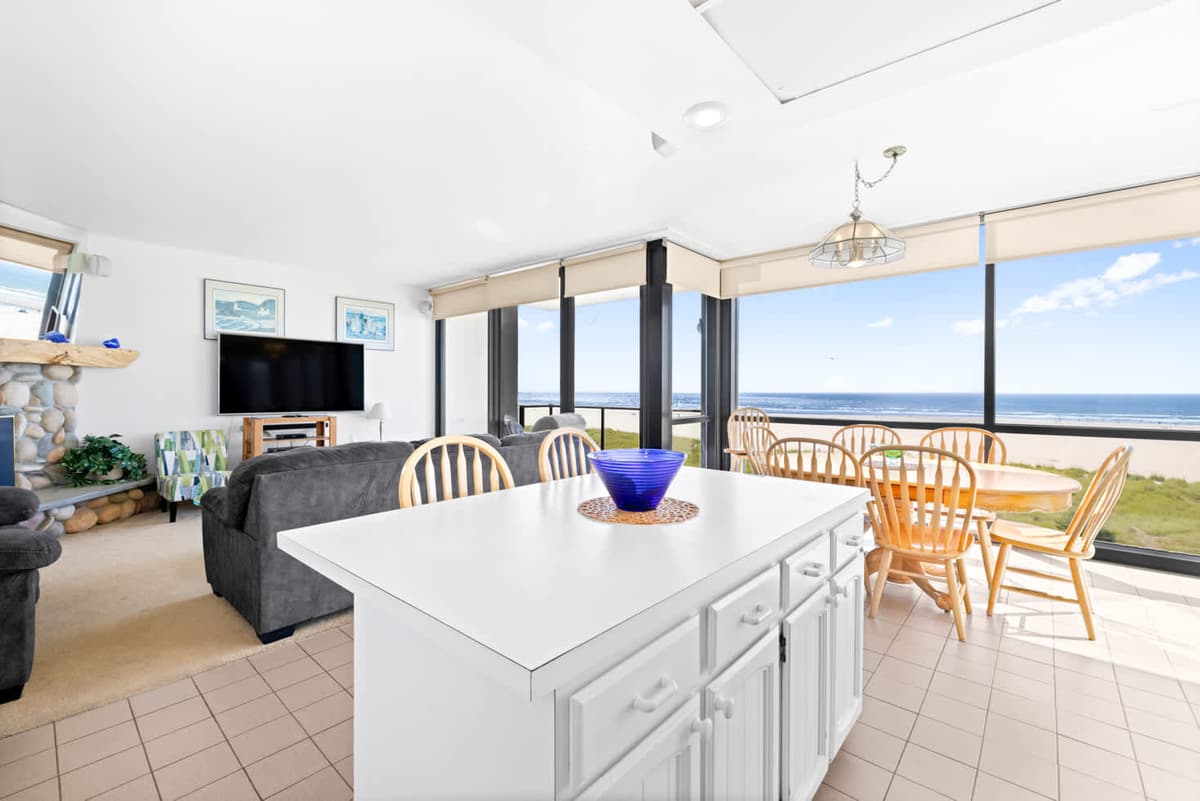 Sand & Sea (402) Water's Edge Panoramic Views — photo 14