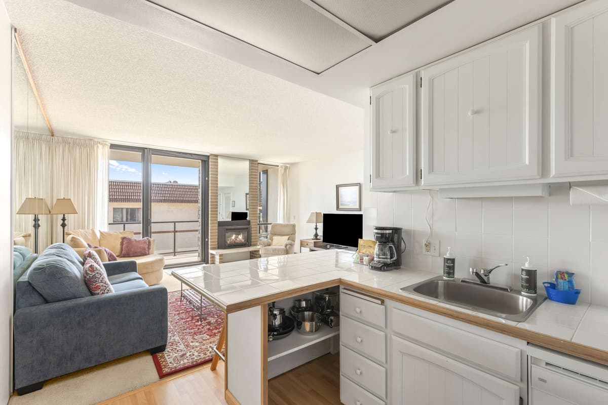 Sand & Sea (410) Seaside Escape: OceanFront w Pool & Sauna — photo 10