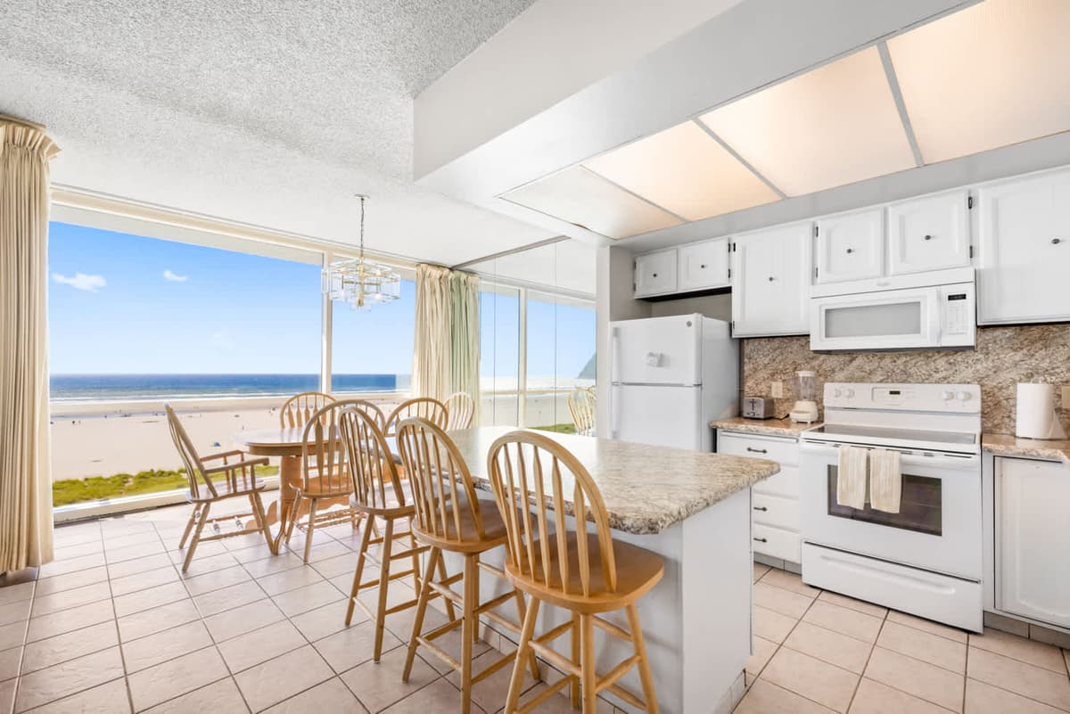 Sand & Sea (602) Beach Palette-Artsy Beachfront Dog Friendly — photo 2