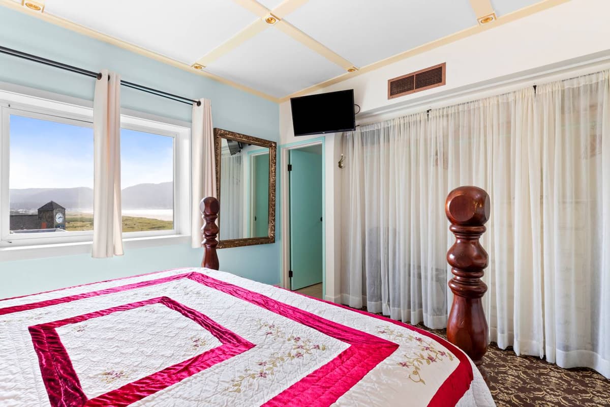 Sand & Sea (608) Penthouse Paradise: Spacious Top Floor Oceanfront — photo 26
