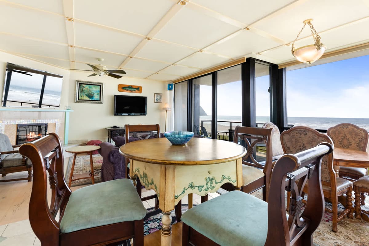 Sand & Sea (608) Penthouse Paradise: Spacious Top Floor Oceanfront — photo 15