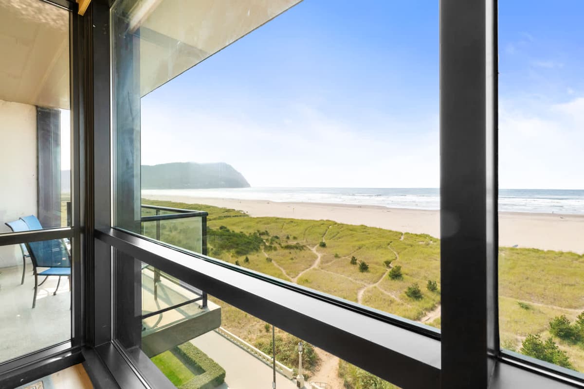 Sand & Sea (608) Penthouse Paradise: Spacious Top Floor Oceanfront — photo 20