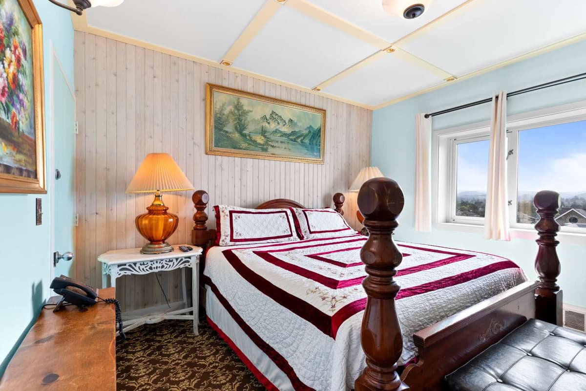 Sand & Sea (608) Penthouse Paradise: Spacious Top Floor Oceanfront — photo 23