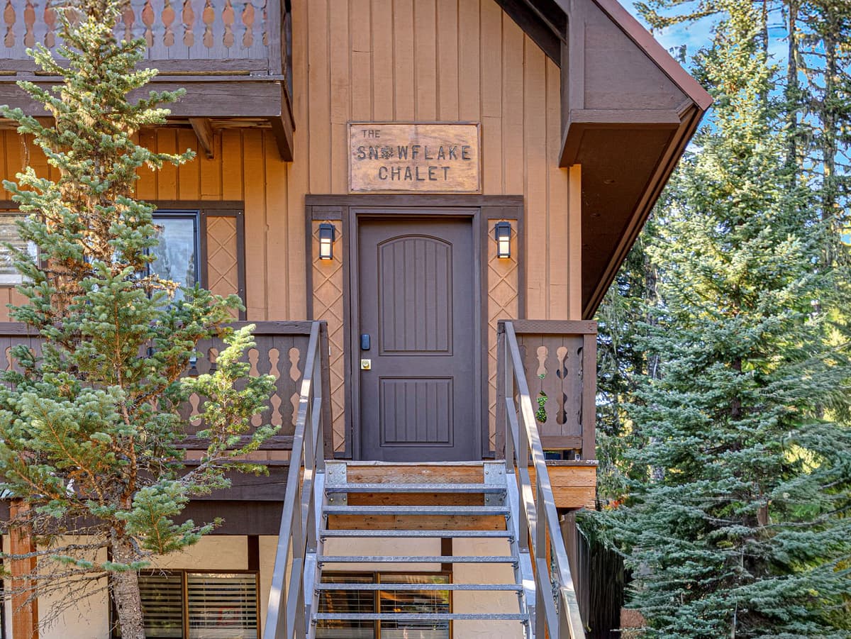 Snowflake Chalet -Govy Chalet Steps to Glade Trail — photo 7