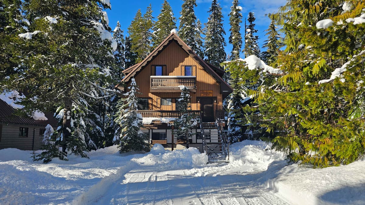 Snowflake Chalet -Govy Chalet Steps to Glade Trail — photo 1