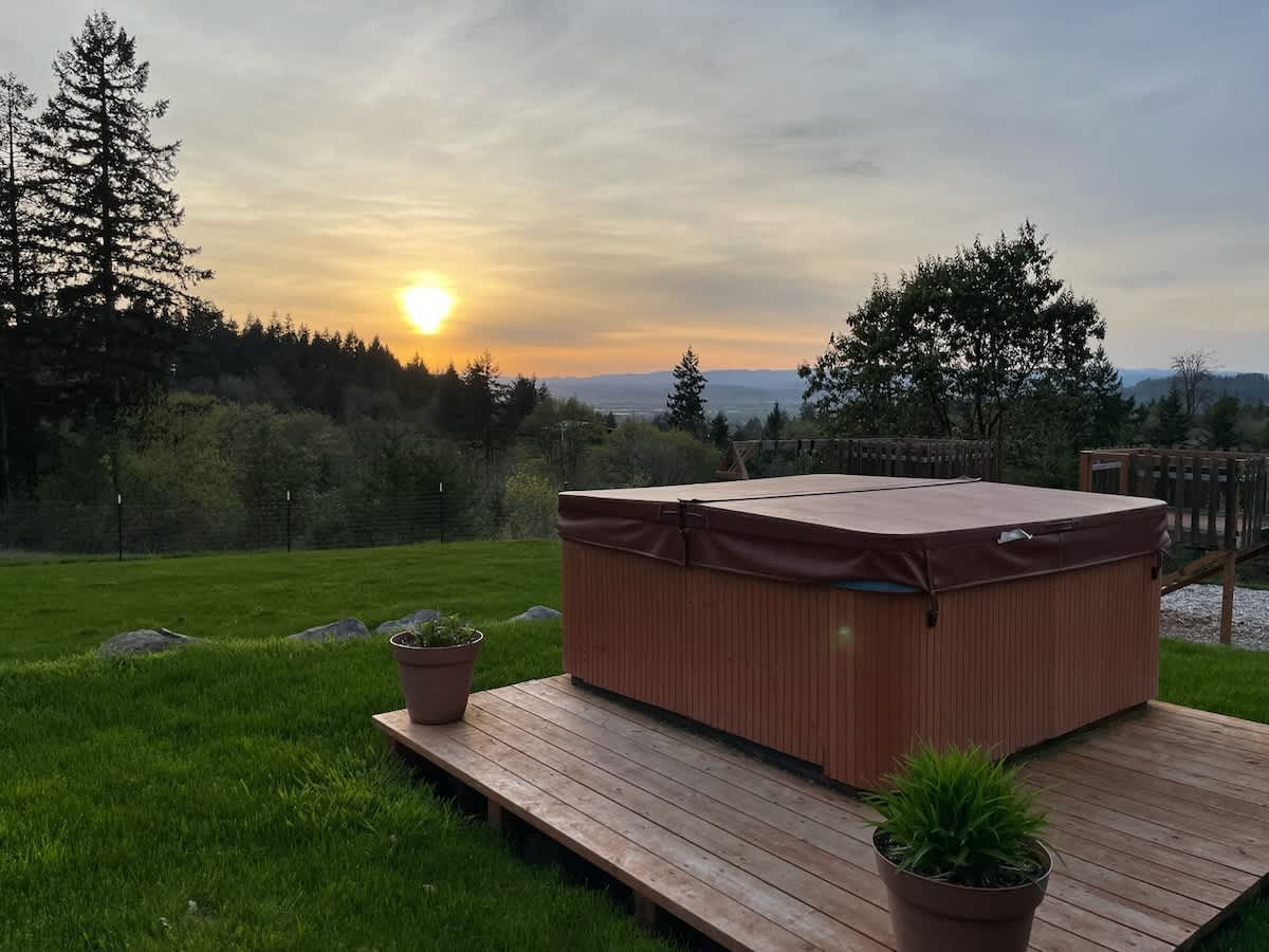 The Perch - Eola Hills Pet Friendly w Hot tub — photo 5