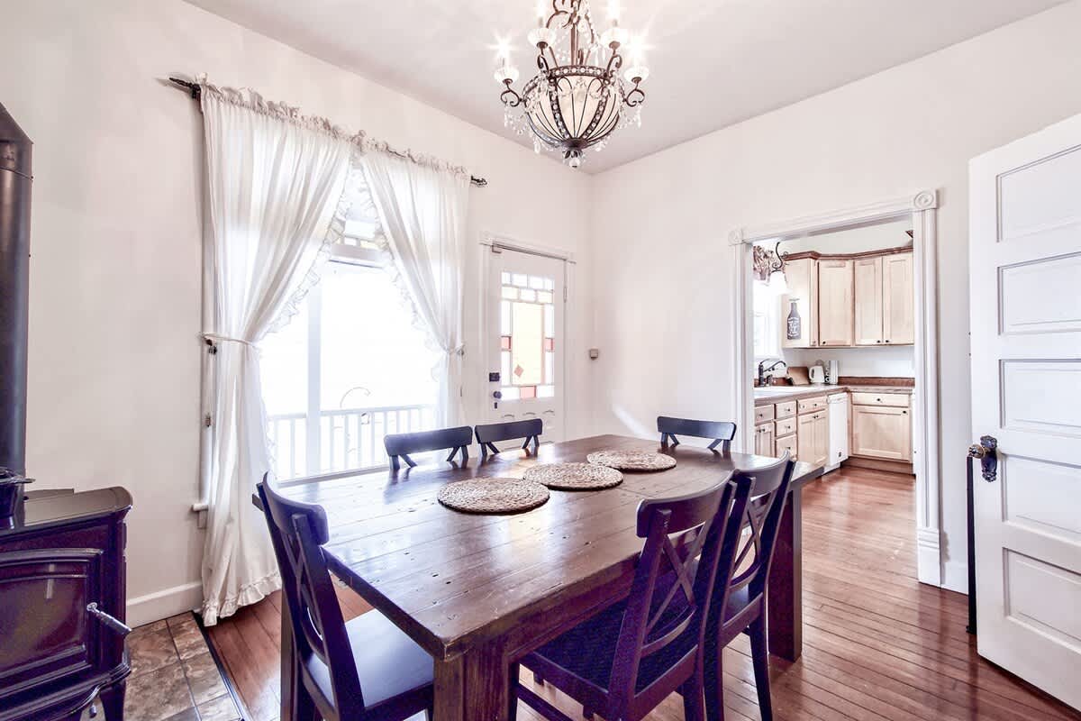 The Pink House - Walkable Victorian, Pets Welcome — photo 11