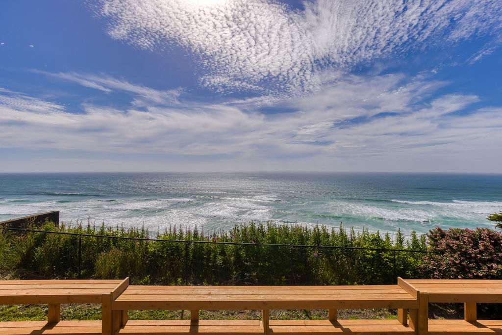 The Salt Life - Oceanfront escape Hot tub — photo 57