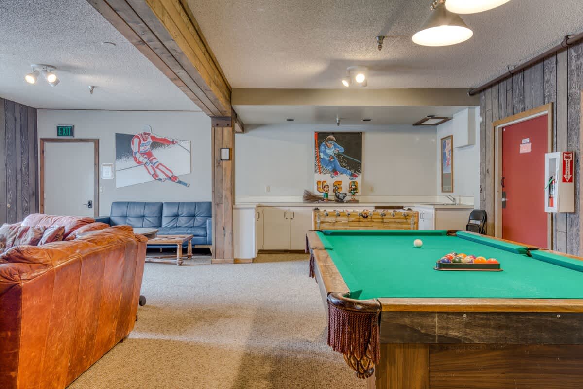 Thunderhead Lodge: Pool & Game Room Fun Top Floor — photo 4
