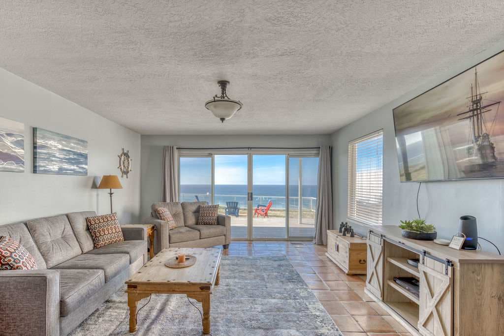 Tranquil Edge Retreat - Truly Oceanfront Hot Tub — photo 3
