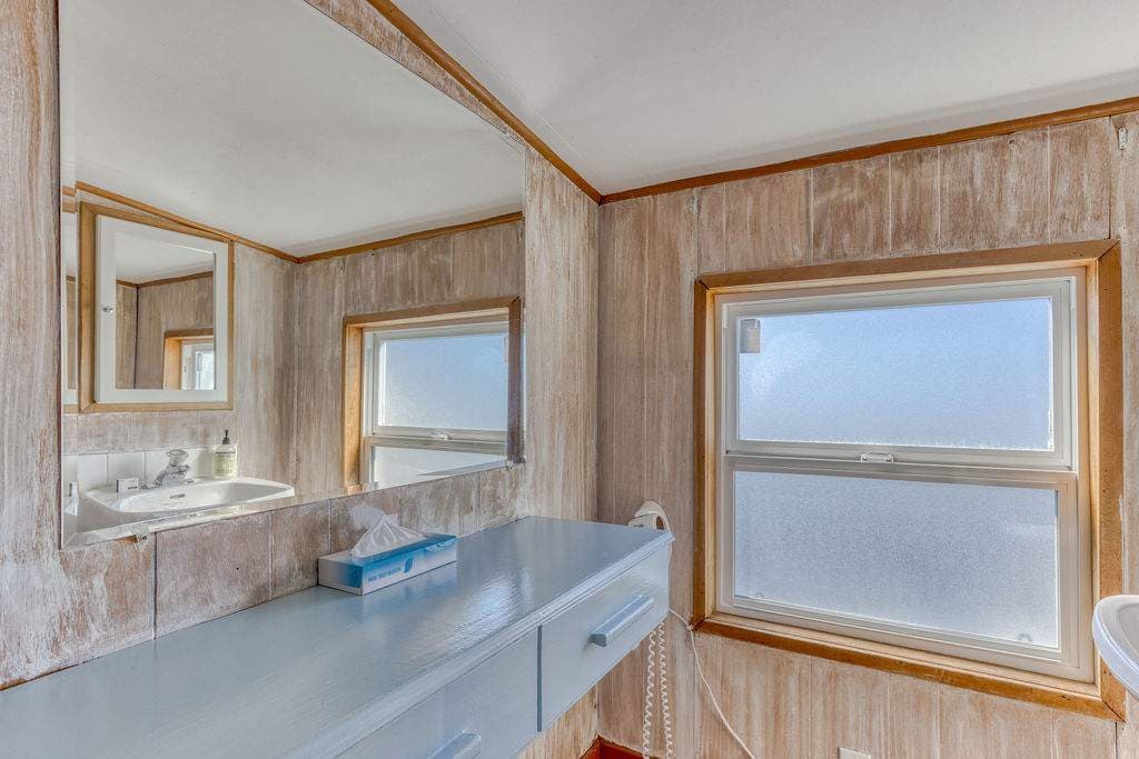 Tranquil Edge Retreat - Truly Oceanfront Hot Tub — photo 36