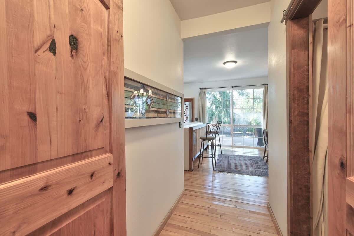 Upcycled Oasis - McMinnville Couple Monthly Stay — photo 7