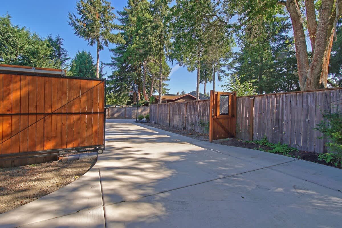 Upcycled Oasis - McMinnville Couple Monthly Stay — photo 34