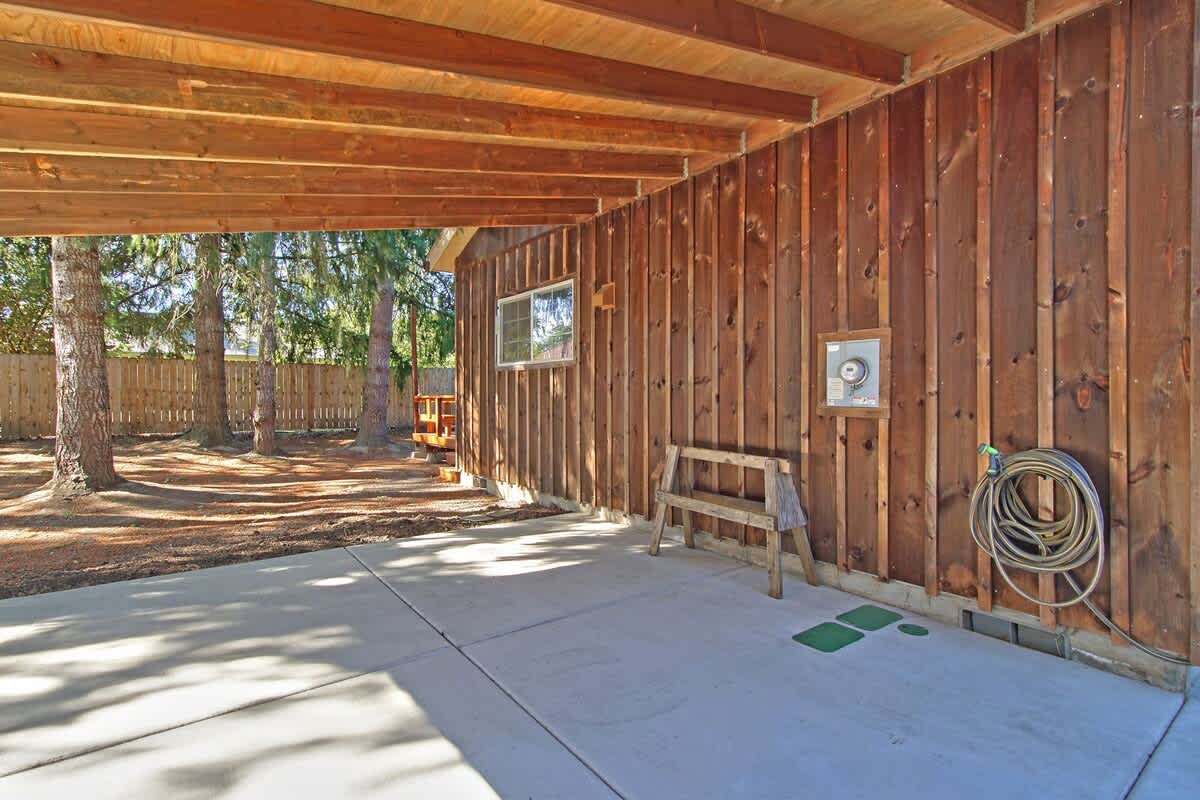 Upcycled Oasis - McMinnville Couple Monthly Stay — photo 31