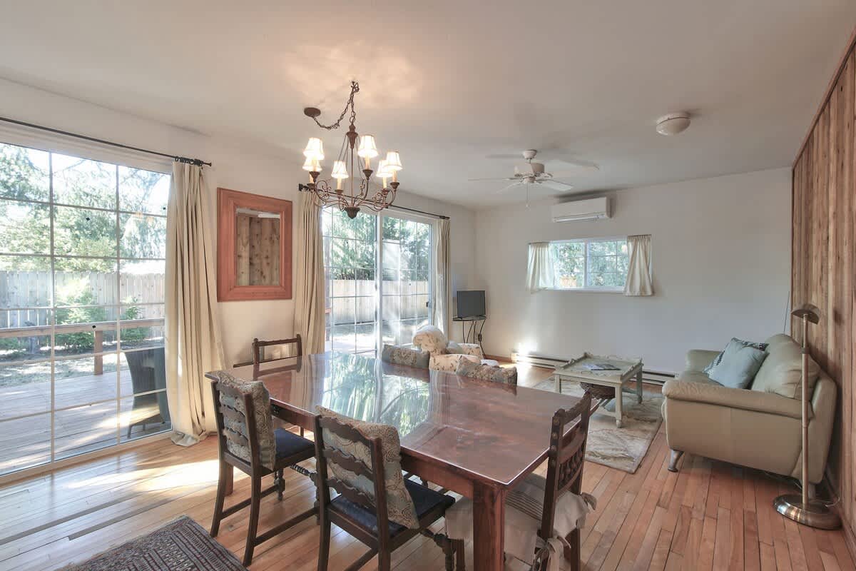 Upcycled Oasis - McMinnville Couple Monthly Stay — photo 12