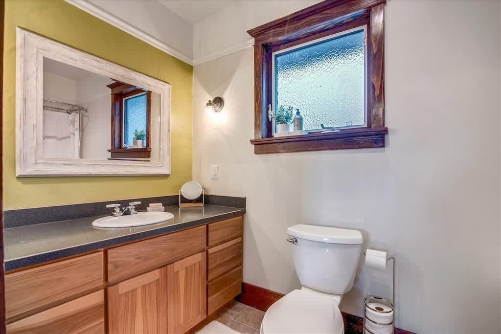 Vino e Vita Historic Pet-Friendly Home-EV Charger — photo 37