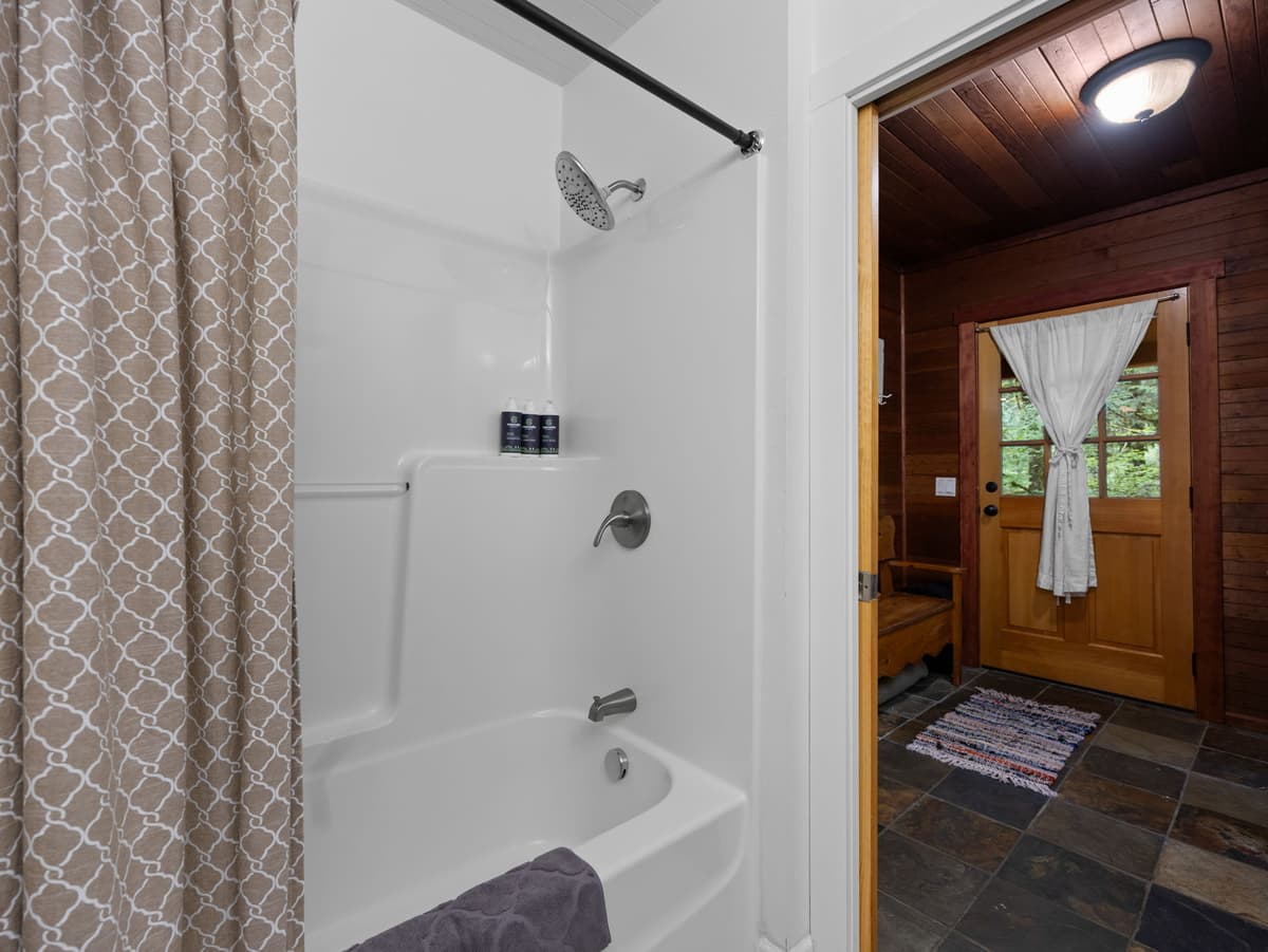 Whispering Pines: Hot Tub Retreat w Sports Court — photo 24