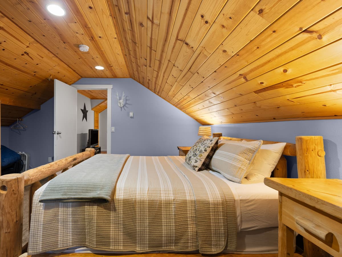 Whispering Pines: Hot Tub Retreat w Sports Court — photo 45