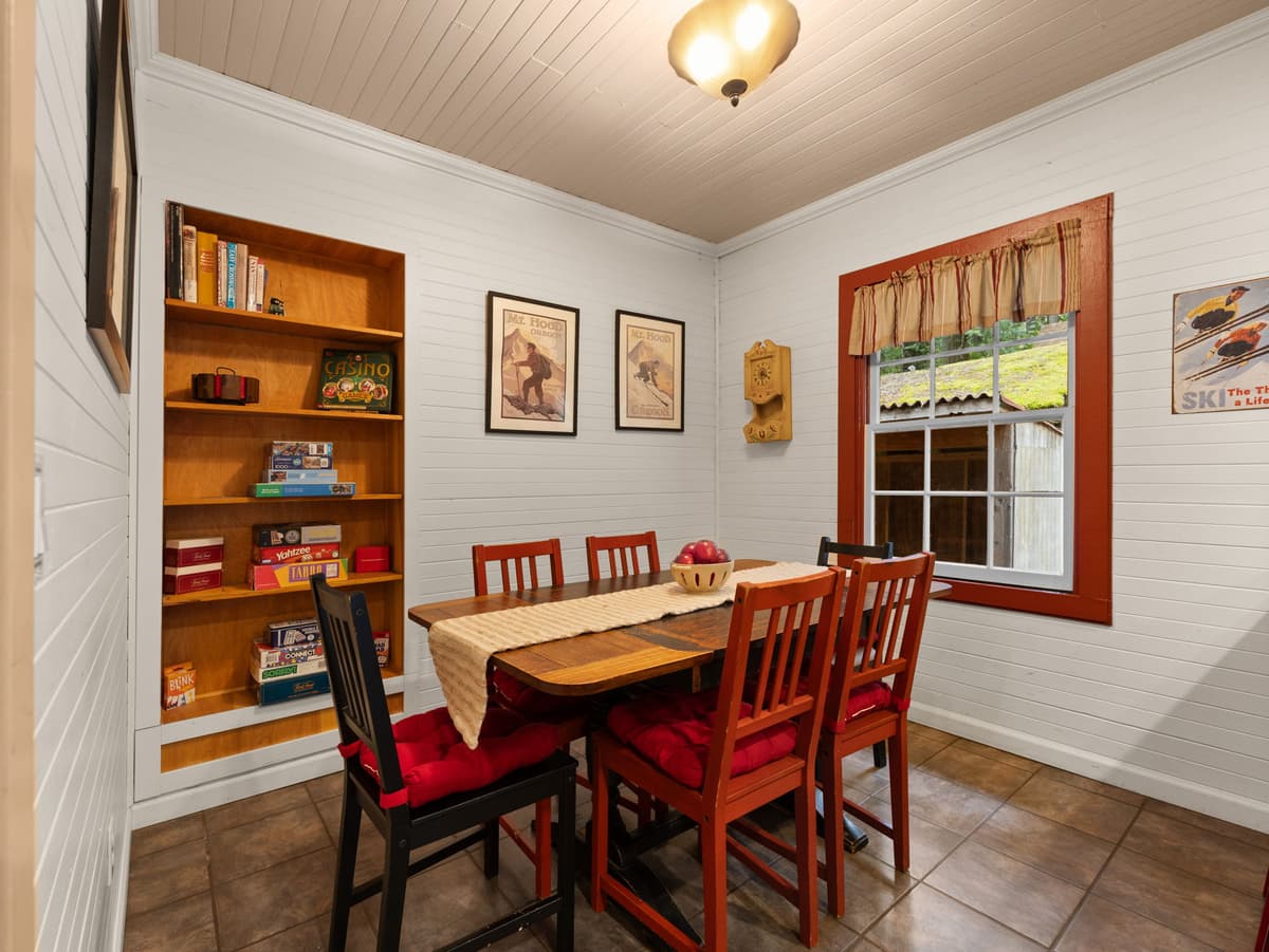 Whispering Pines: Hot Tub Retreat w Sports Court — photo 20