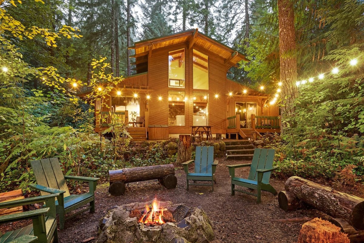 ZigZag Basecamp: Hot Tub & Forest Views — photo 1