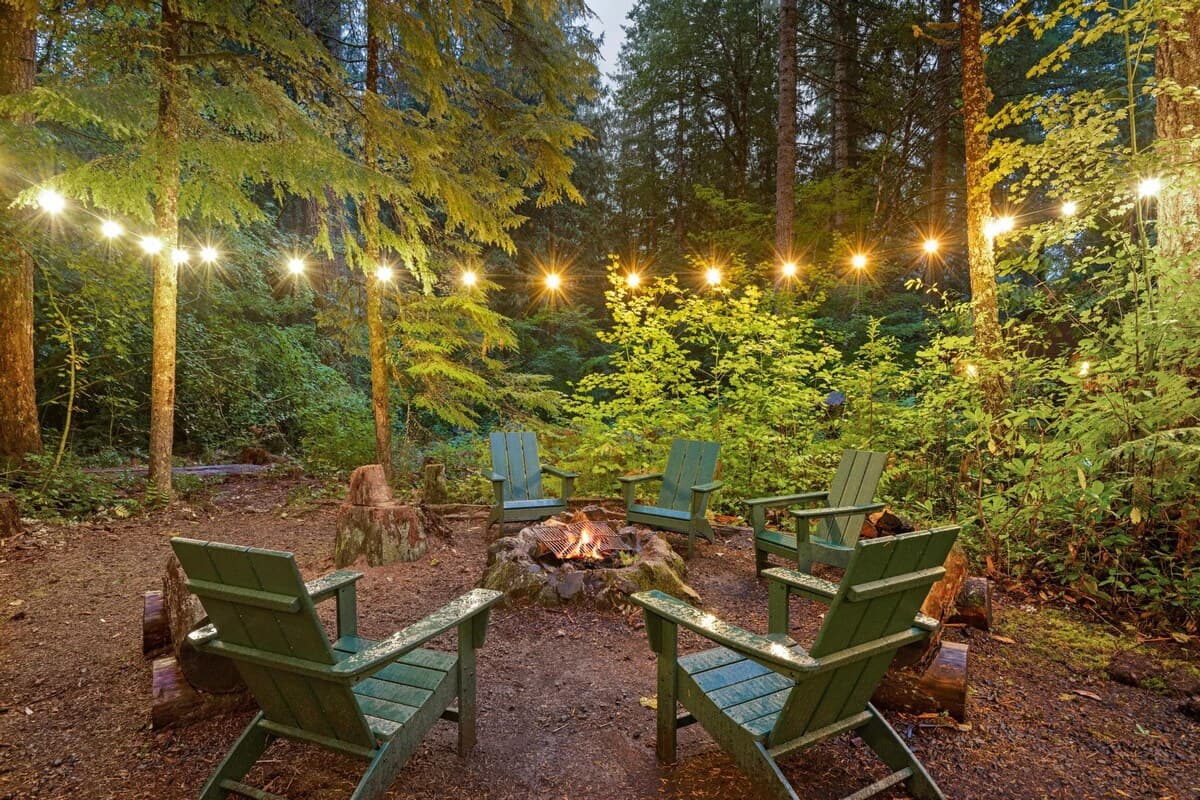 ZigZag Basecamp: Indoor Hot Tub, Forest Views — photo 29