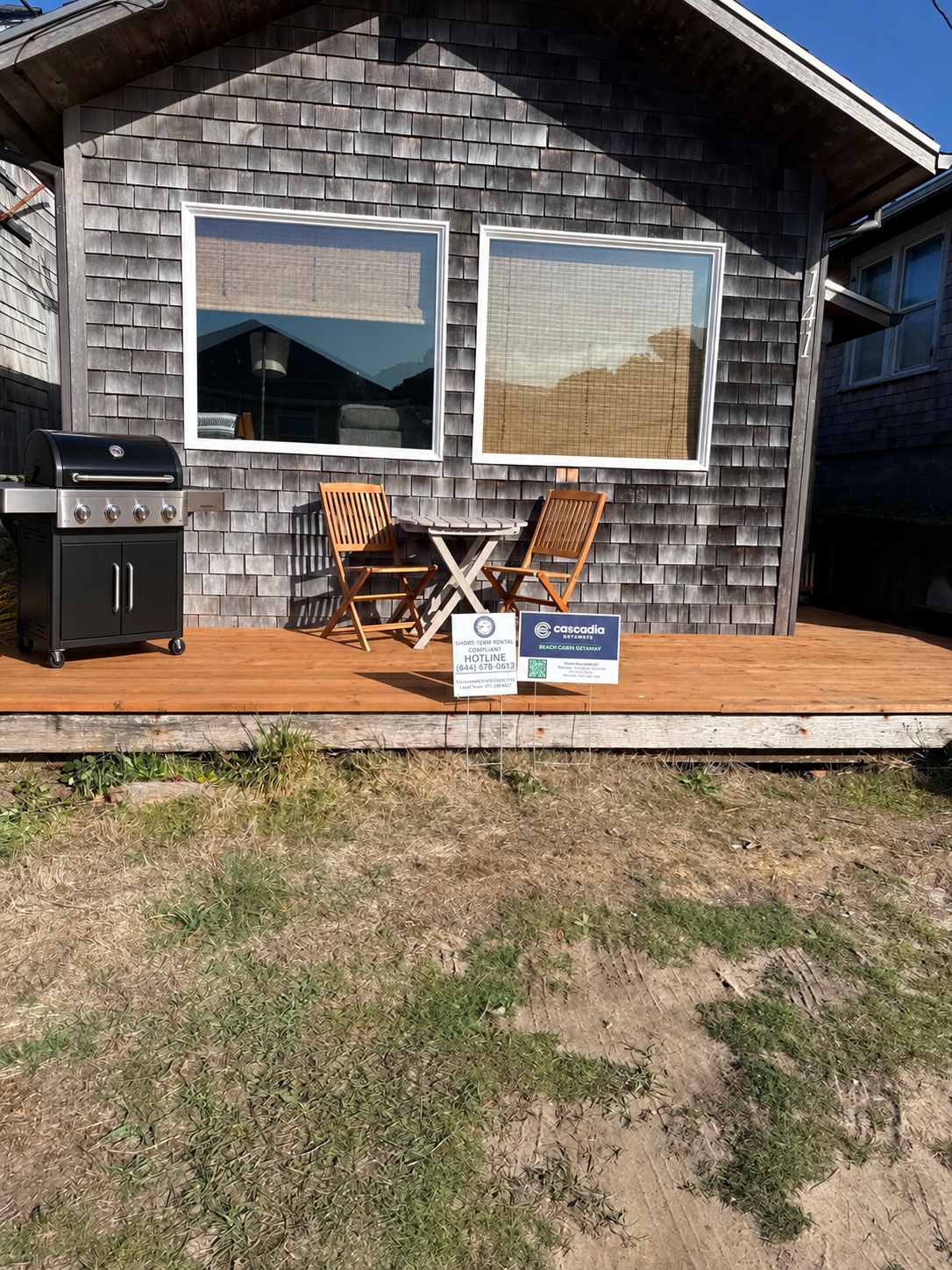 Beach Cabin Getaway - One home from the beach! — photo 25
