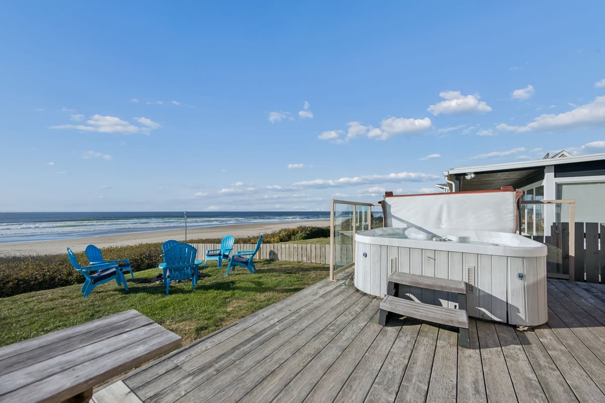 Beach Club - Ocean Front, Hot Tub, Private Access — photo 31