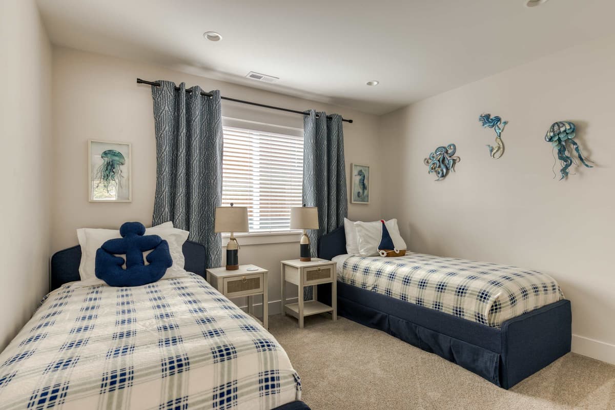 The Shorebird - Lux New Build, 1 Home Off the Beach — photo 13