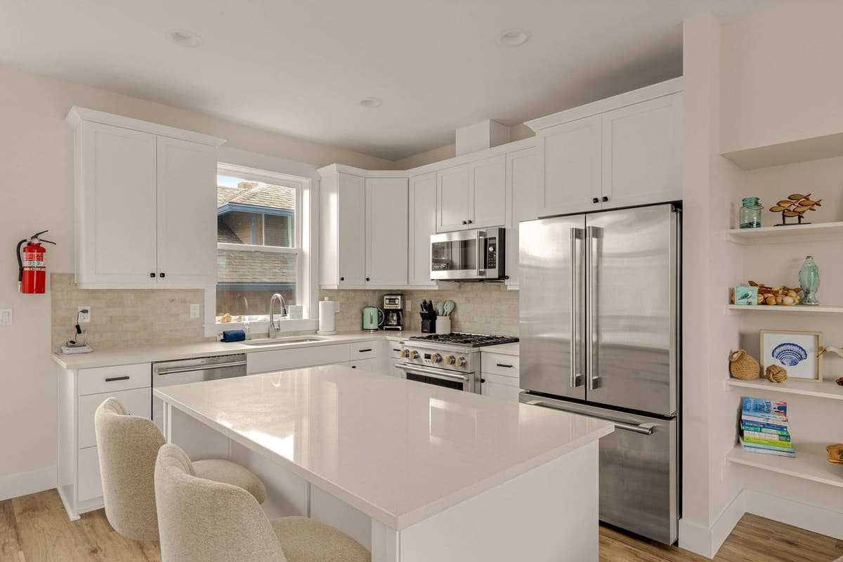 The Shorebird - Lux New Build, 1 Home Off the Beach — photo 4