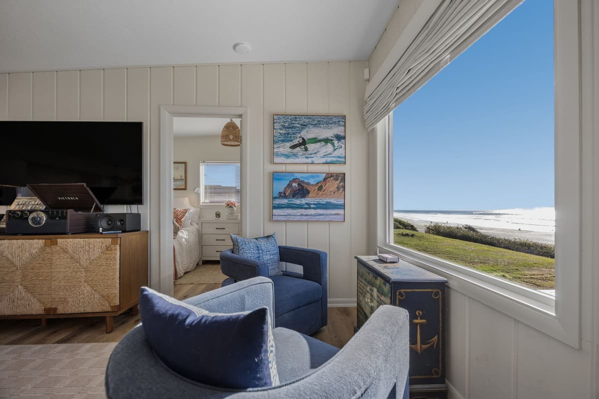 Beach Club - Ocean Front, Hot Tub, Private Access — photo 43