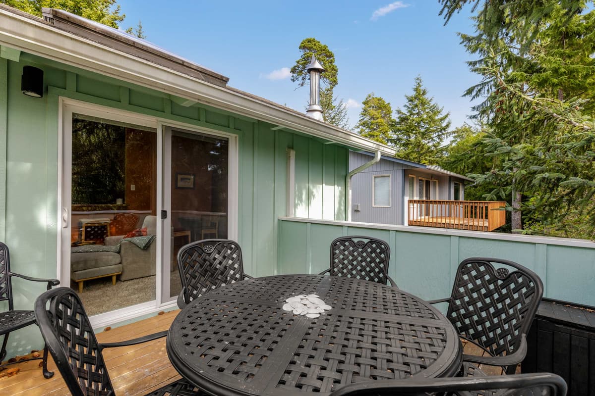 Spyhop Hideaway - Walk to beach | Pet-friendly — photo 12