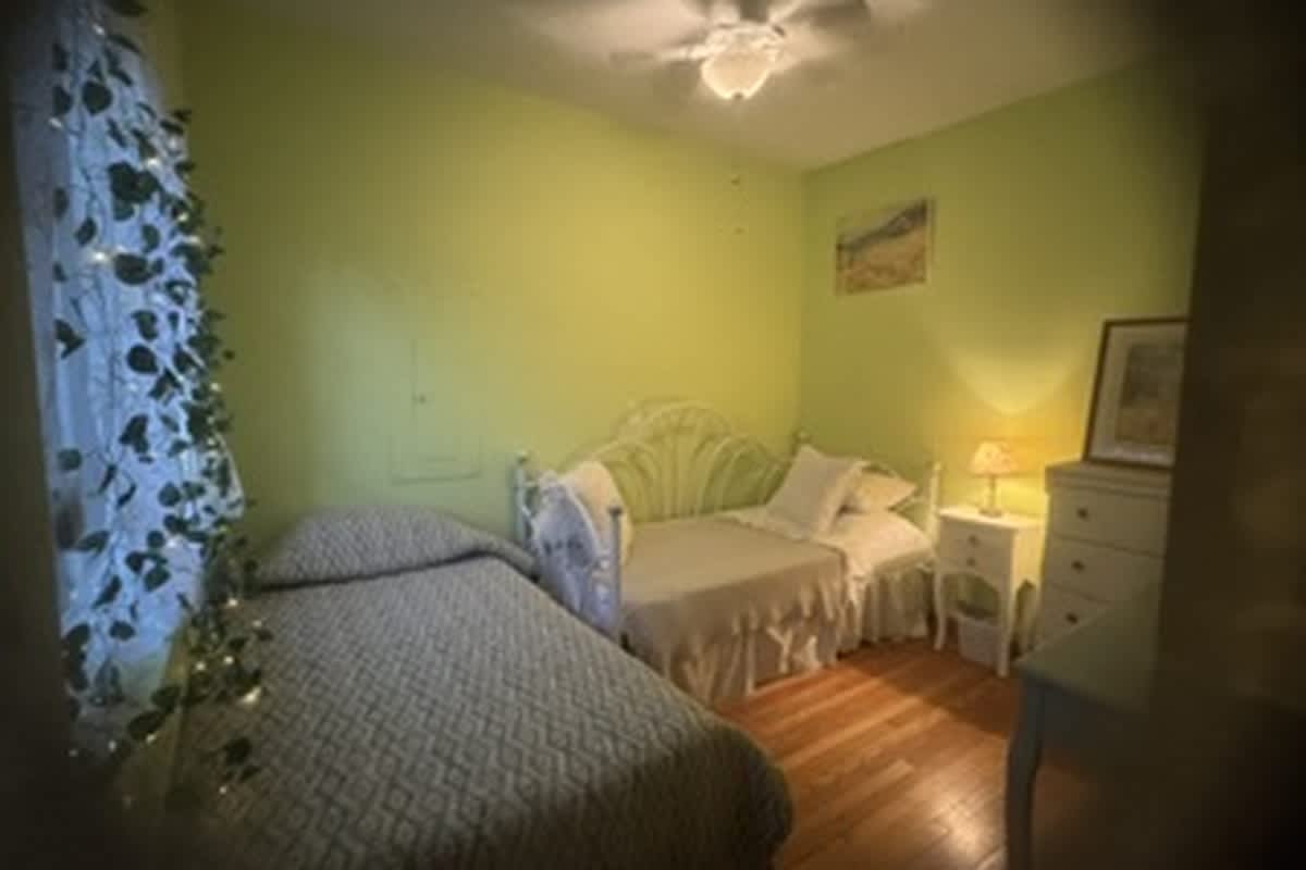 Upcycled Oasis - McMinnville Couple Monthly Stay — photo 41