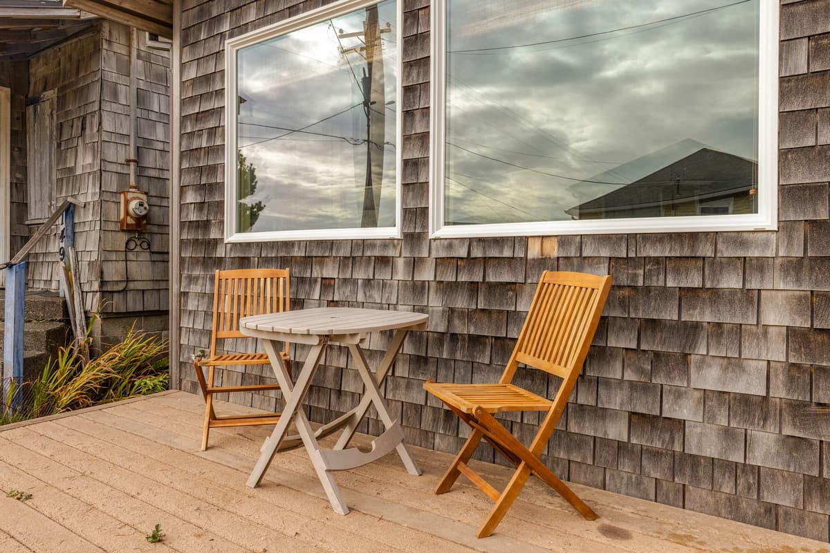 Beach Cabin Getaway - One home from the beach! — photo 24