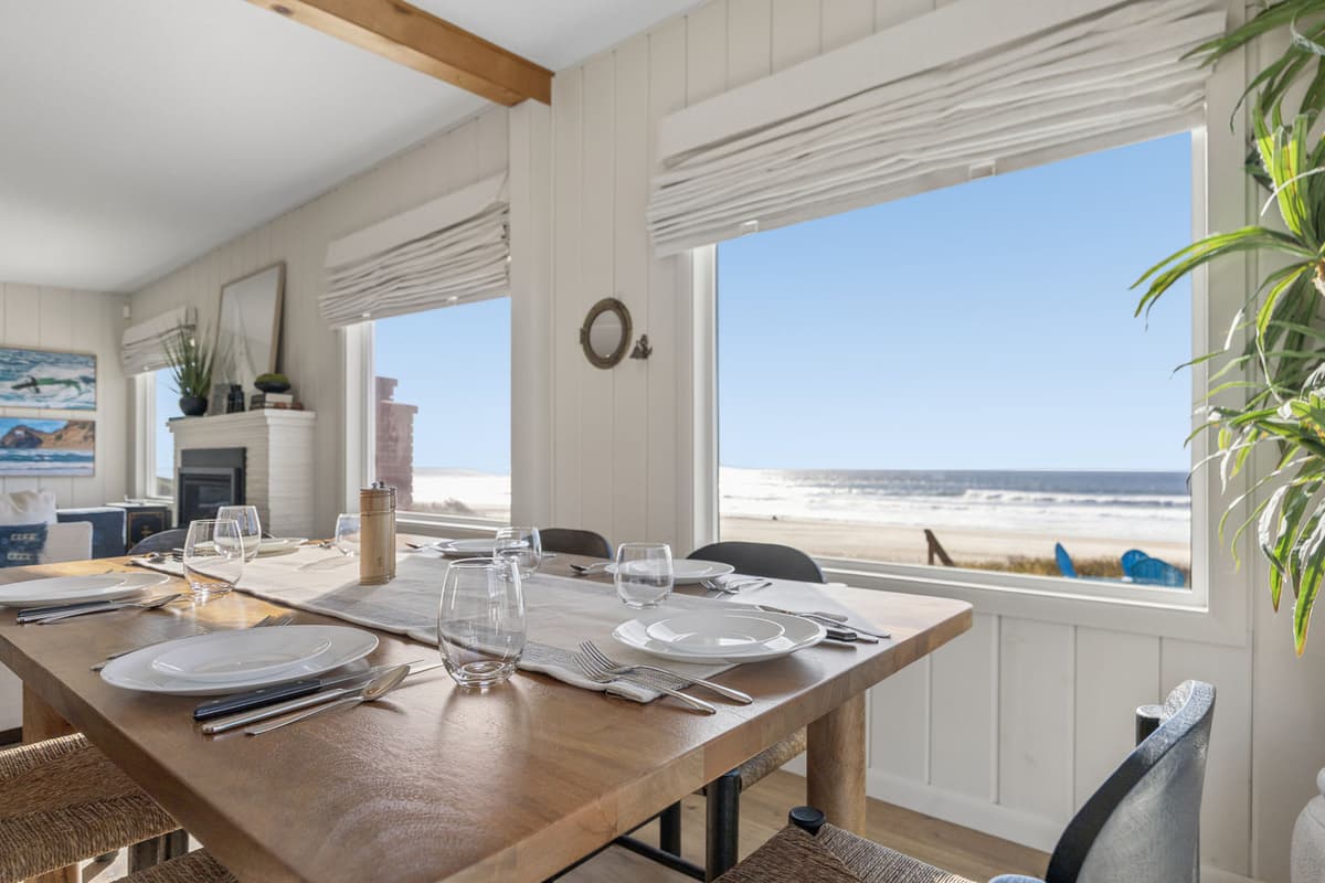 Beach Club - Ocean Front, Hot Tub, Private Access — photo 36