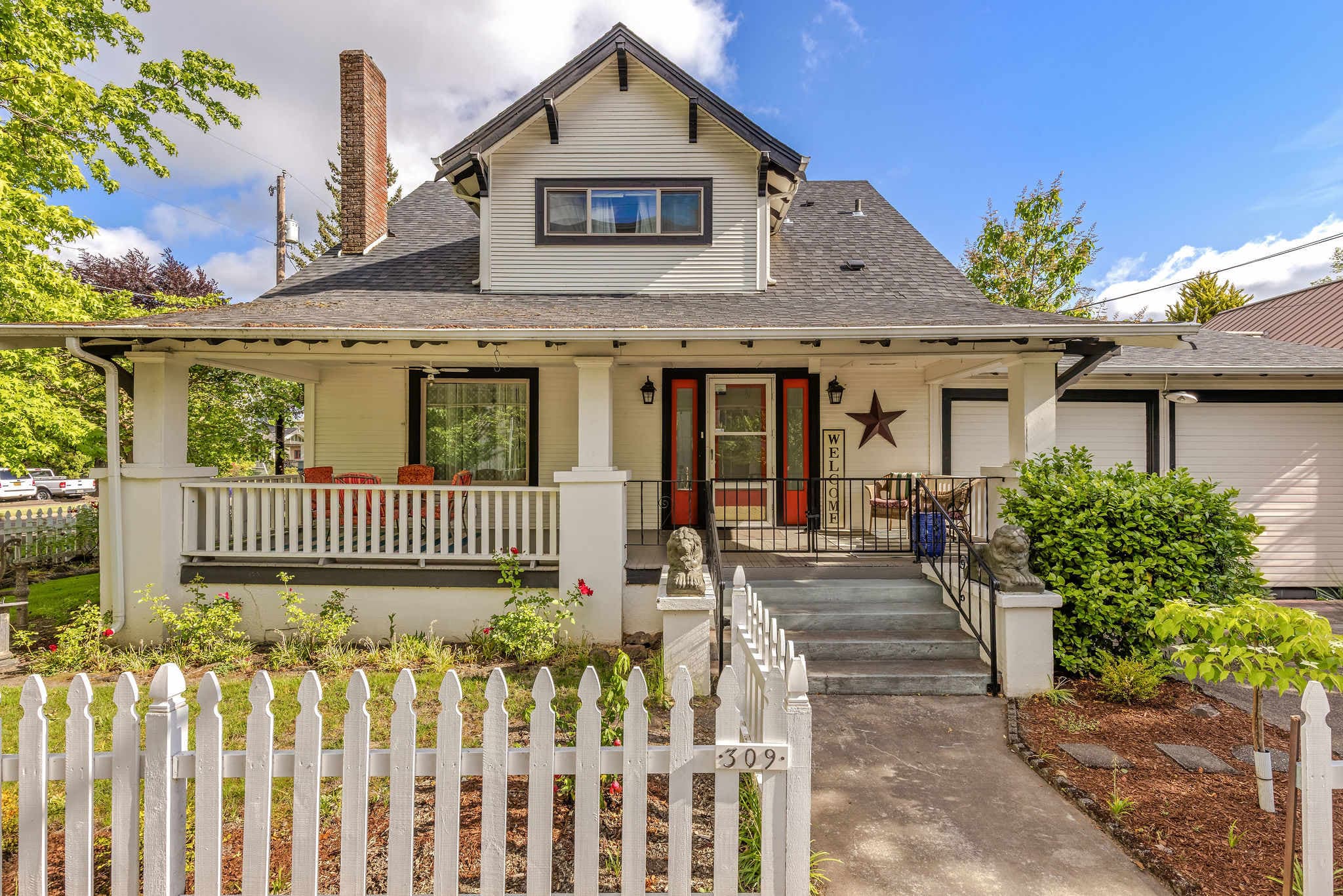 5th St Bungalow - Historic Charm Near 3rd St