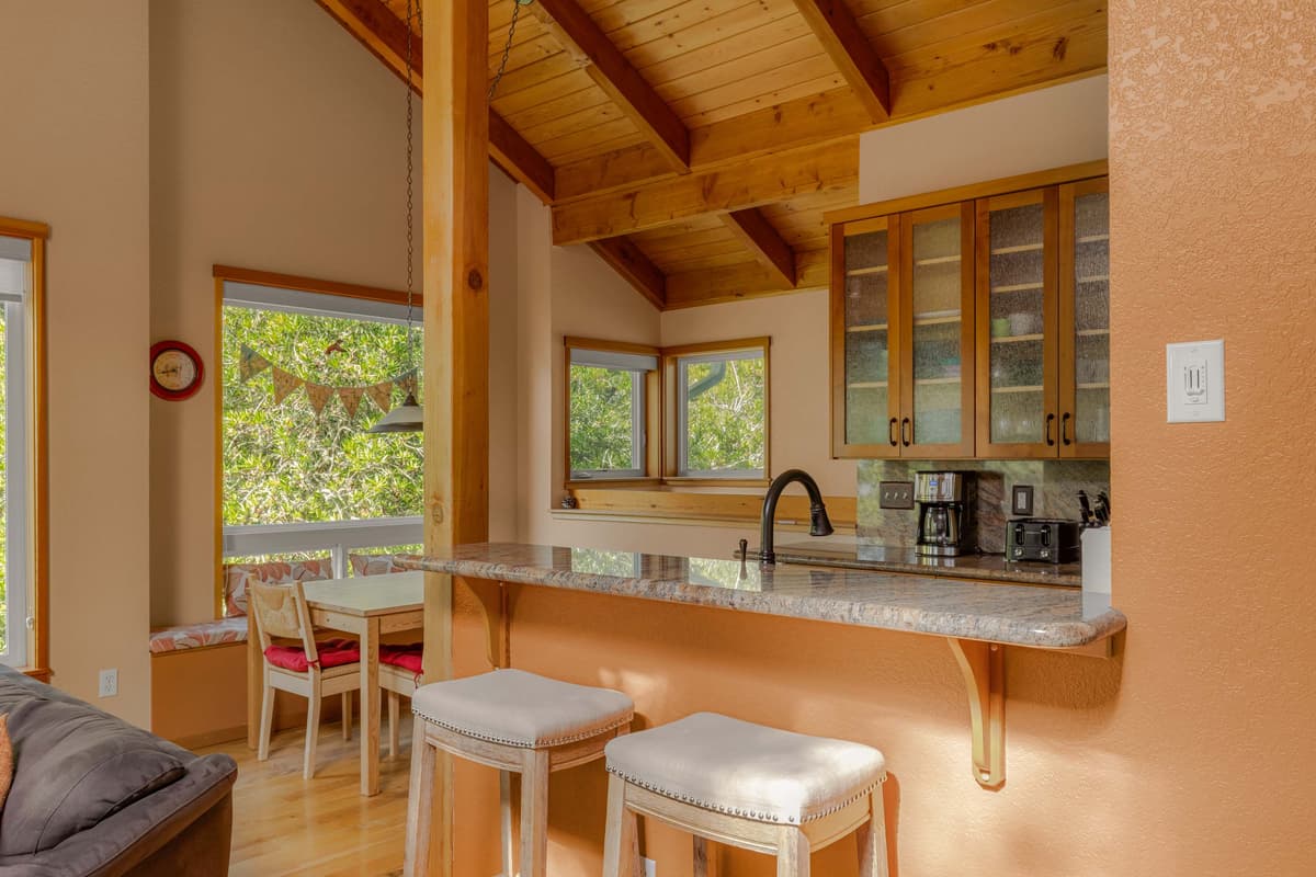 Spyhop Hideaway - Walk to beach | Pet-friendly — photo 15